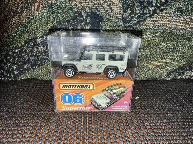 Matchbox Land Rover Defender diecast image 2